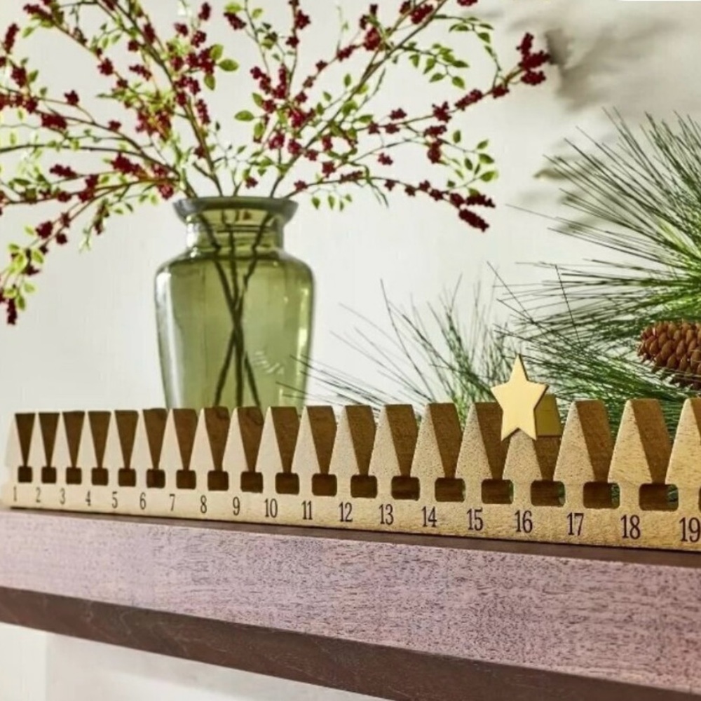 Hearth & Hand with Magnolia Wooden Countdown Christmas calendar with Star